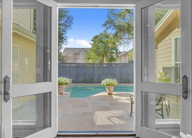 Property at 2115 W 11th St, Austin, TX 78703, 4 beds, 4.5 baths