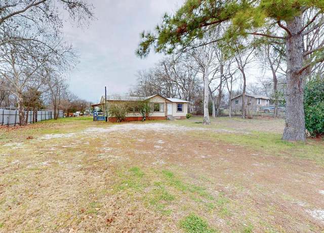 Property at 262 Highway 290 E, Elgin, TX 78621, 3 beds, 2 baths