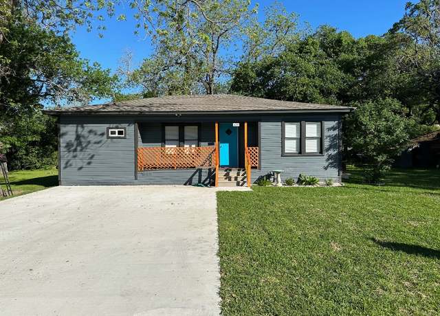 Property at 439 East Lafayette St, La Grange, TX 78945, 3 beds, 2 baths