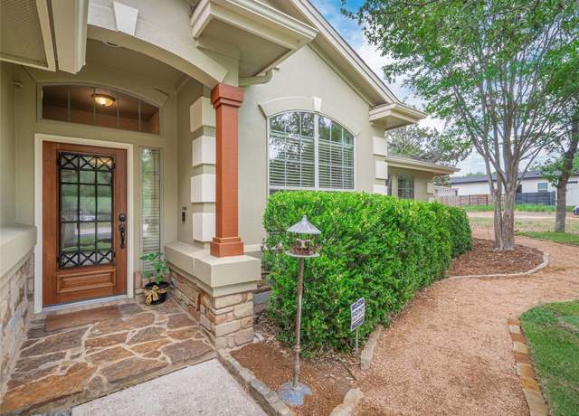 Property at 2912 Norton Ave, Lago Vista, TX 78645, 3 beds, 2 baths