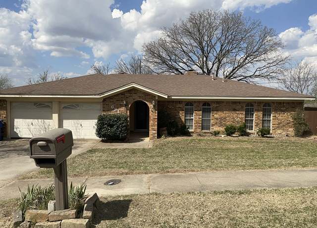 Property at 631 Manning Dr, Copperas Cove, TX 76522, 3 beds, 2 baths