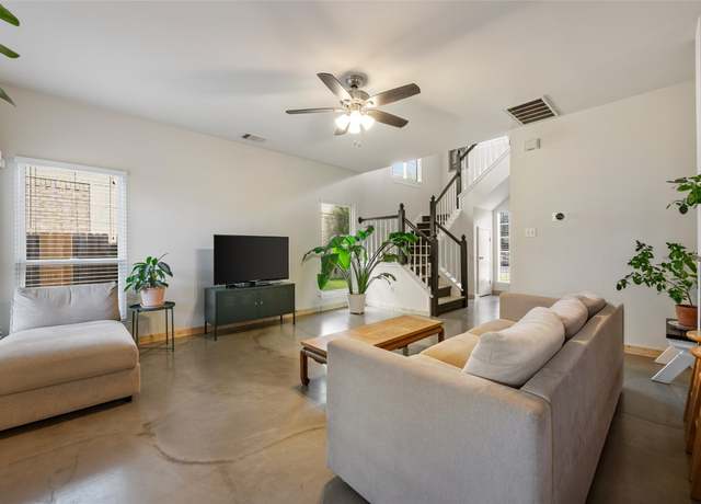 Property at 903 Thackeray Ln, Pflugerville, TX 78660, 4 beds, 2.5 baths