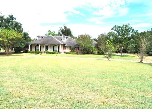 Property at 6658 Old Independence Rd, Brenham, TX 77833, 3 beds, 2.5 baths