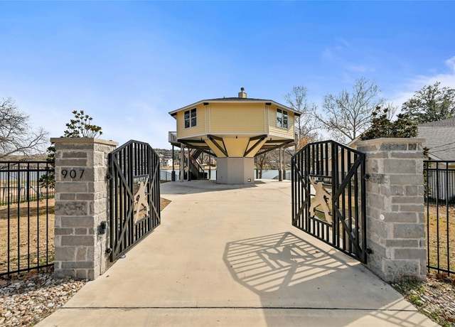 Property at 907 Lakeshore Dr, Marble Falls, TX 78654, 2 beds, 2 baths