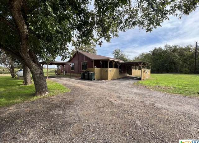 Property at 158 Dow Ln, Luling, TX 78648, 3 beds, 2 baths