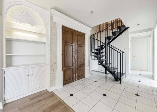 Property at 1801 Lavaca St Unit 15A, Austin, TX 78701, 3 beds, 3 baths