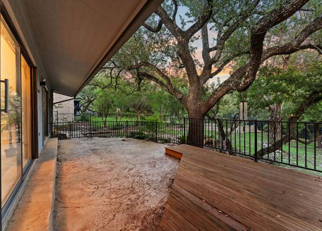 Property at 605 Flamingo Blvd, Lakeway, TX 78734, 3 beds, 2 baths