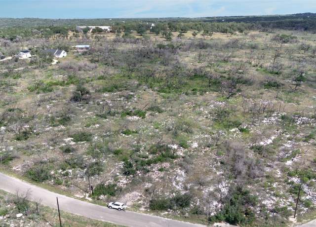 Property at 400 Fox Rd, San Marcos, TX 78666