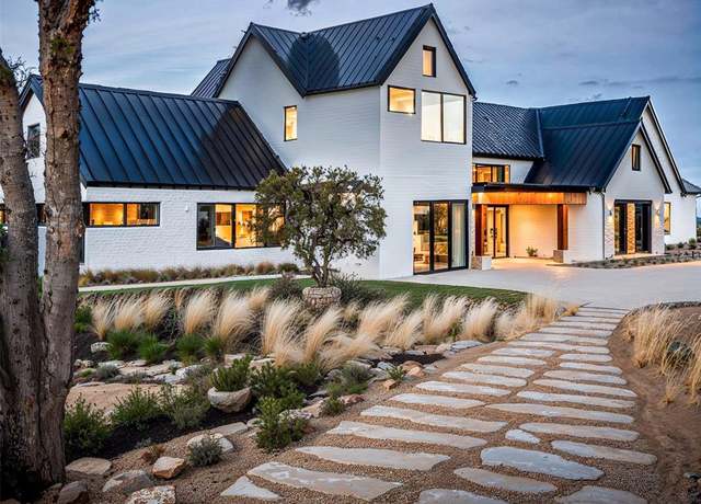 Property at 2121 Camino Way, Canyon Lake, TX 78133, 5 beds, 6 baths