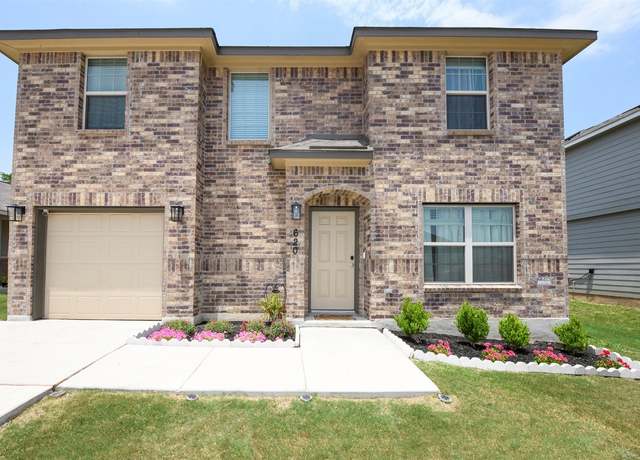 Property at 620 Saxon St, Seguin, TX 78155, 3 beds, 1.5 baths