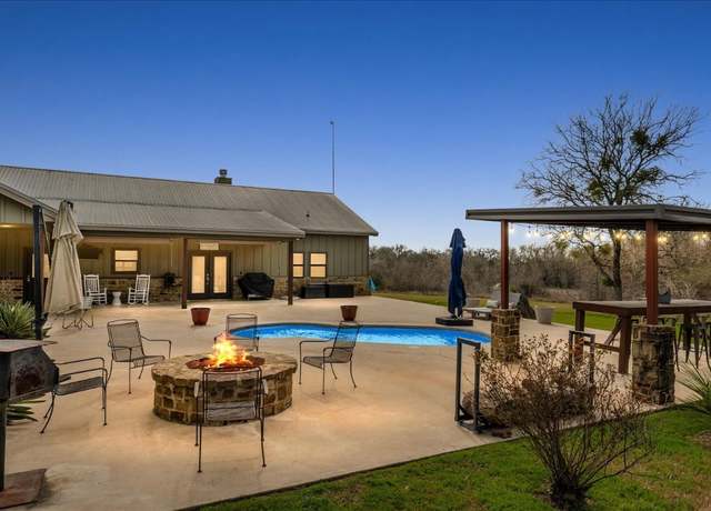 Property at 146 The Oaks Blvd, Elgin, TX 78621, 4 beds, 2 baths