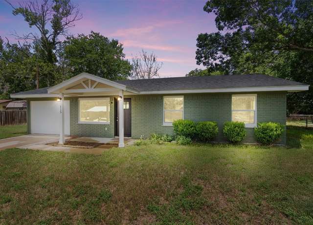 Property at 115 Sycamore St, Luling, TX 78648, 3 beds, 1 bath