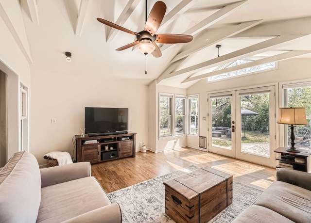 Property at 811 E 45th St, Austin, TX 78751, 3 beds, 2 baths