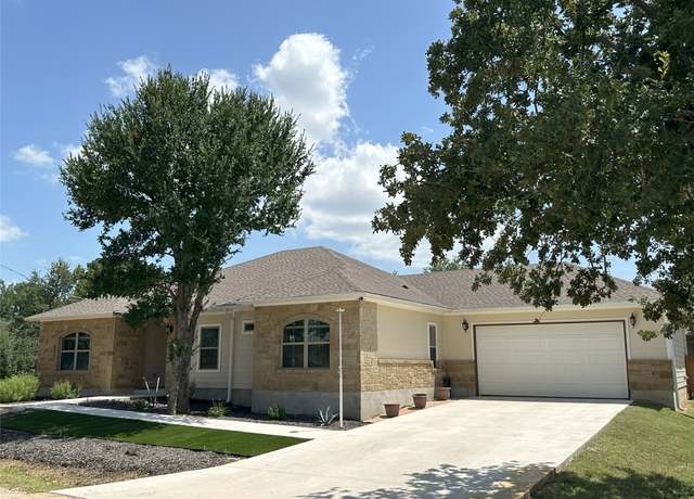 Property at 139 W Maple Dr, Marble Falls, TX 78654, 3 beds, 2.5 baths