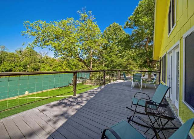 Property at 298 Meadowlake Dr, Seguin, TX 78155, 5 beds, 2 baths