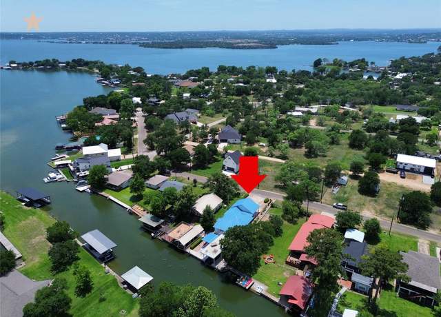Property at 521 E Briarway Dr, Granite Shoals, TX 78654, 3 beds, 2 baths