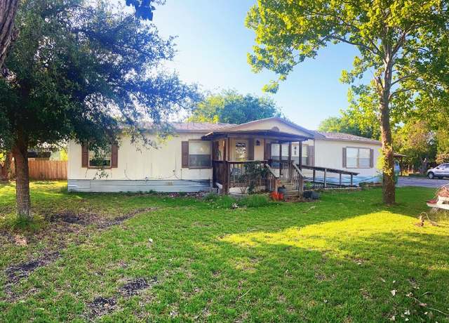 Property at 108 Ridgeview Dr, Kyle, TX 78640, 3 beds, 2 baths