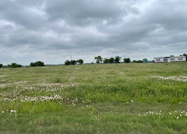 Property at 495 County Road 423 Ct, Taylor, TX 76574