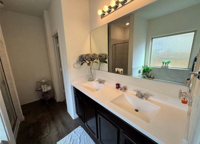 Property at 524 Circle Way #121, Jarrell, TX 76537, 4 beds, 2.5 baths