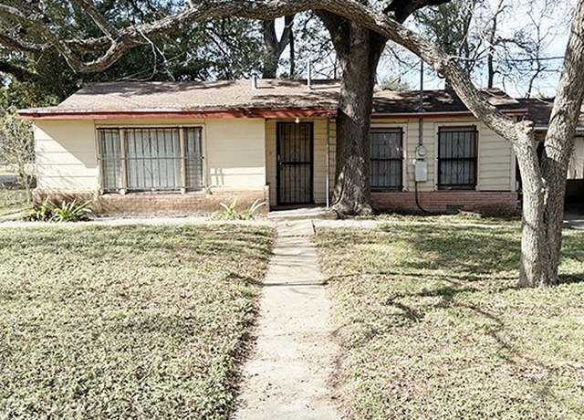 Property at 2520 S 6th St S, Austin, TX 78704, 2 beds, 1 bath