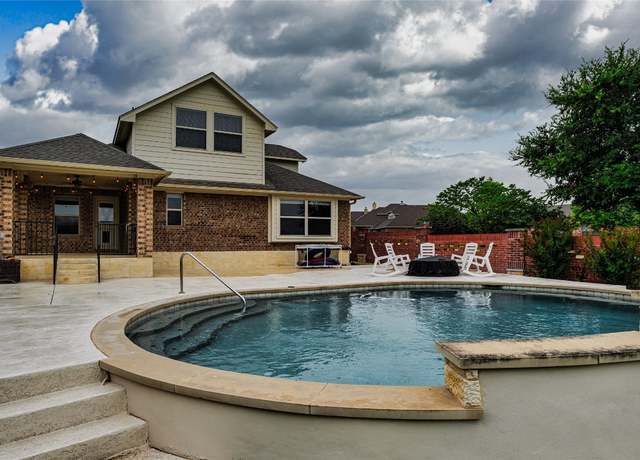 Property at 1501 Daylily Loop, Georgetown, TX 78626, 5 beds, 3 baths