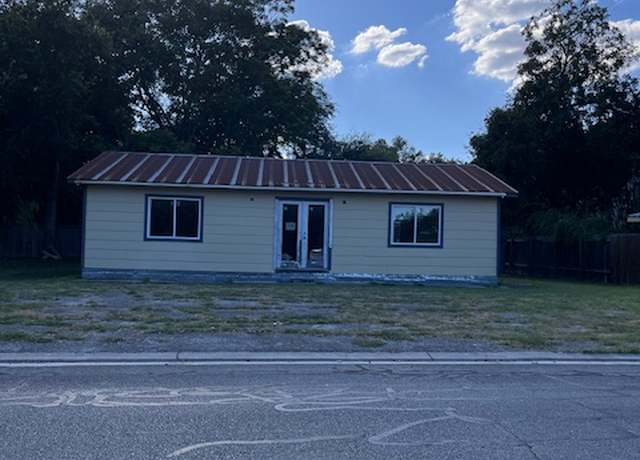 Property at 115 Guadalupe St, Lockhart, TX 78644