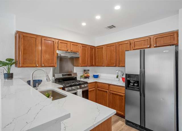 Property at 7705 Grovedale Trl, Austin, TX 78729, 3 beds, 2.5 baths