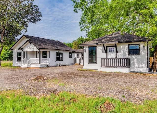 Property at 112 Gazley St, Smithville, TX 78957, 4 beds, 3 baths