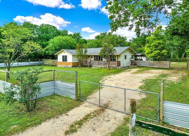 Property at 1210 Old Martindale Rd, San Marcos, TX 78666, 3 beds, 2 baths
