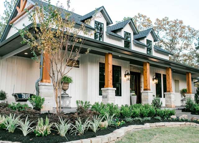 Property at 322 Lookout Rdg, New Braunfels, TX 78132, 4 beds, 2.5 baths