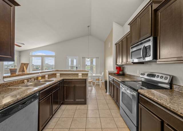 Property at 3300 Cricklewood Dr, Killeen, TX 76542, 3 beds, 2 baths