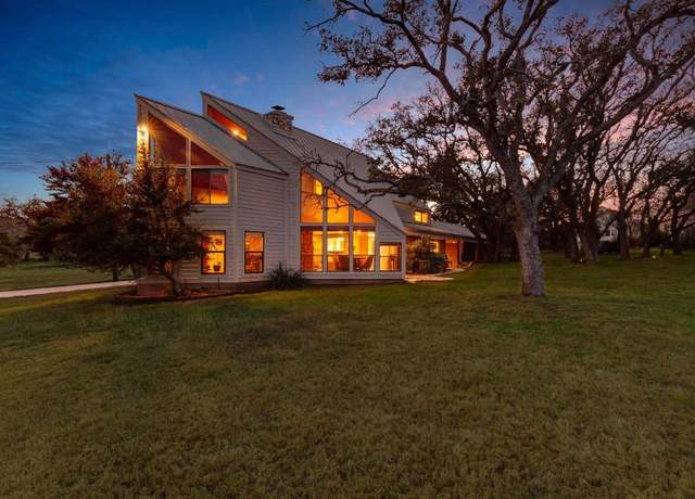 Property at 318 Coventry Rd, Spicewood, TX 78669, 2 beds, 2 baths