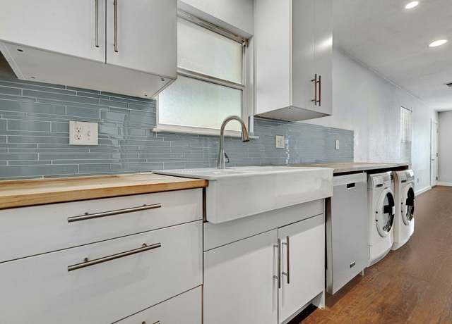 Property at 1120 Estes Ave Unit A & B, Austin, TX 78721, 6 beds, 2 baths