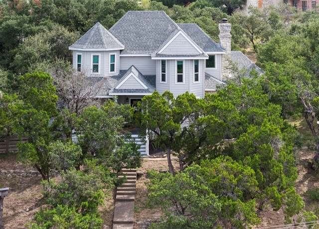 Property at 3 Heritage Oaks Dr, Austin, TX 78737, 4 beds, 2.5 baths