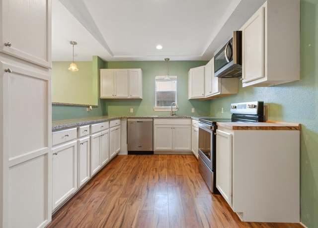 Property at 804 N Vandeveer St, Burnet, TX 78611, 3 beds, 2 baths