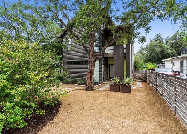 Property at 2207 New York Ave, Austin, TX 78702, 3 beds, 2.5 baths