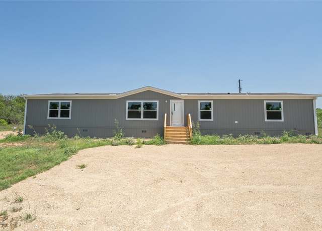 Property at 1121 Callihan Rd, Luling, TX 78648, 5 beds, 3 baths