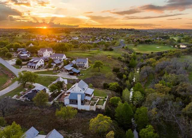 Property at 119 Oakview Ct, Fredericksburg, TX 78624, 5 beds, 4.5 baths