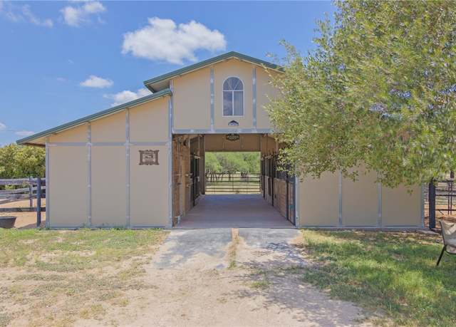 Property at 550 Hays Country Acres Rd, Dripping Springs, TX 78620, 5 beds, 4 baths