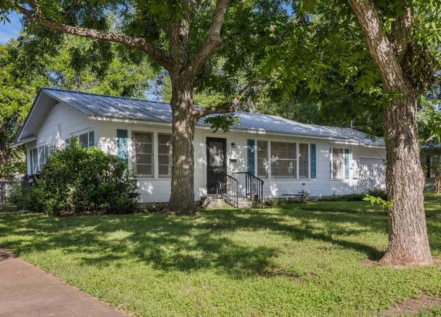 Property at 628 S Madison St, La Grange, TX 78945, 2 beds, 1.5 baths