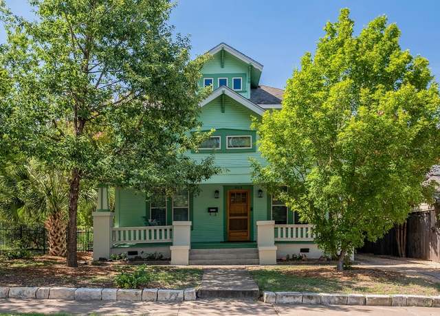 Property at 903 E 14th St, Austin, TX 78702, 3 beds, 3 baths