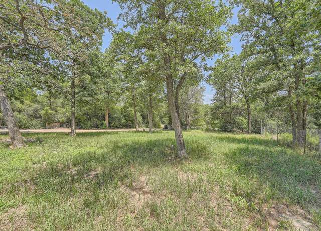 Property at 579 Hidden Oaks Dr, Elgin, TX 78621, 4 beds, 3 baths