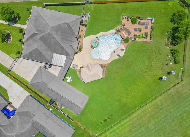 Property at 6922 Belton Dr, Manvel, TX 77578, 3 beds, 2 baths