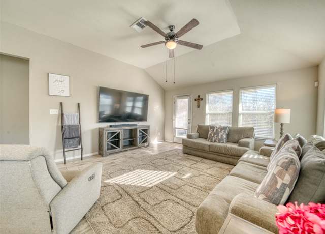 Property at 121 Saranac Dr, Elgin, TX 78621, 3 beds, 2 baths