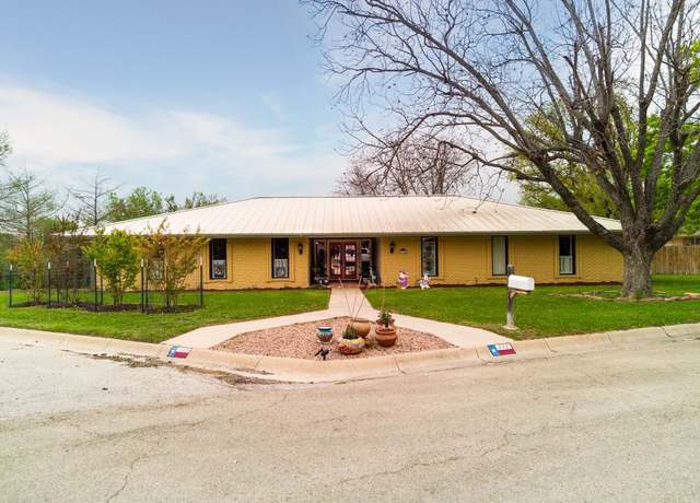 Property at 112 Skipcha Trl, Lampasas, TX 76550, 5 beds, 3 baths