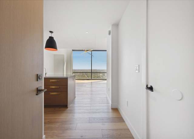 Property at 70 Rainey St #2505, Austin, TX 78701, 1 bed, 1 bath