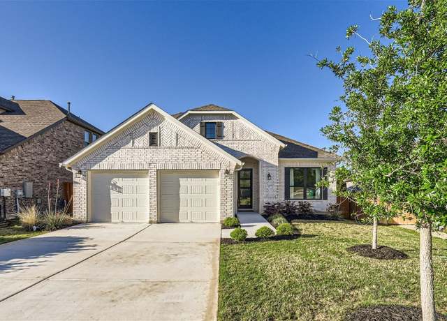 Property at 22619 Fountaingrass Ln, Lago Vista, TX 78645, 4 beds, 2.5 baths