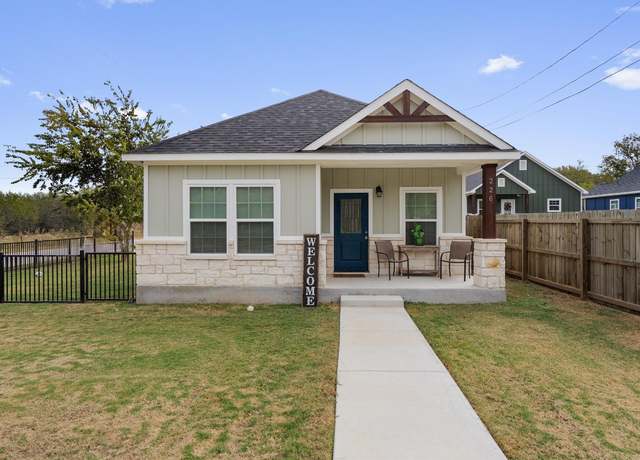 Property at 226 Spruce Ave, Luling, TX 78648, 3 beds, 2 baths