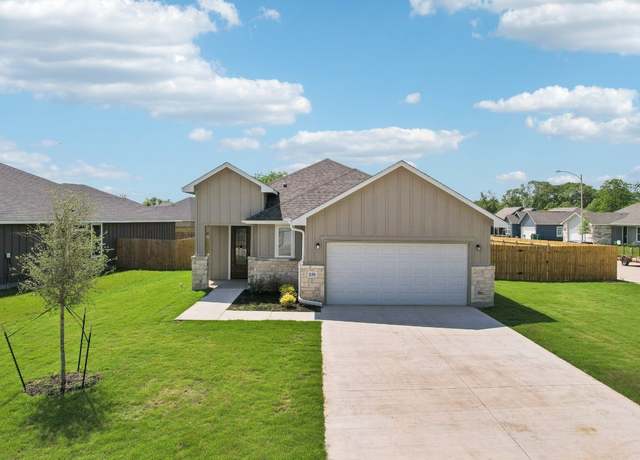 Property at 118 Callie St, Smithville, TX 78957, 3 beds, 2 baths