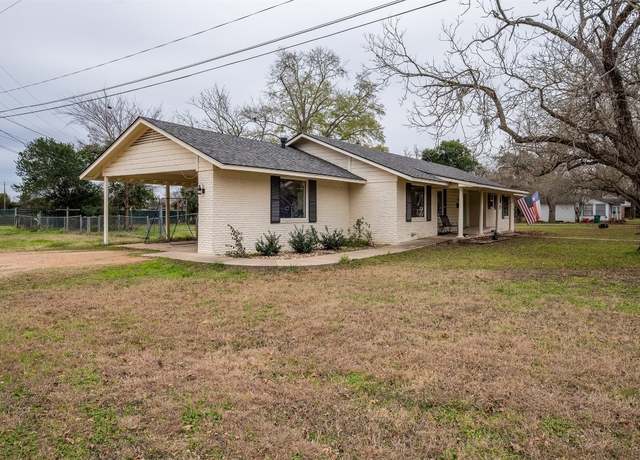 Property at 504 Marburger St, Smithville, TX 78957, 3 beds, 2 baths